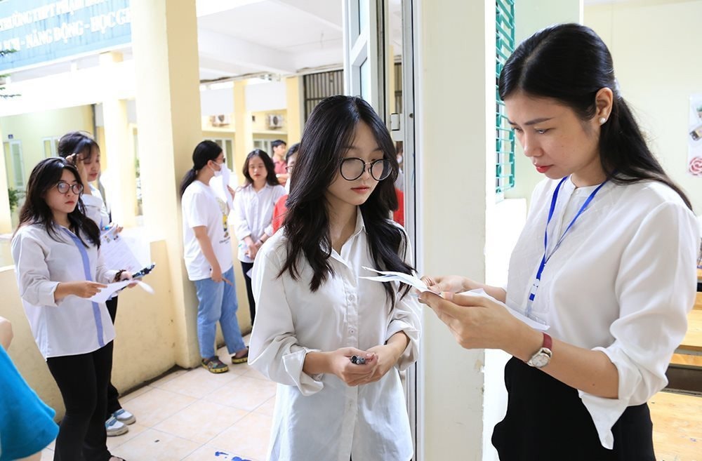 Phổ điểm thi tốt nghiệp THPT 2025 sẽ thế nào? CẬP NHẬT mới nhất từ Bộ Giáo dục - Ảnh 1.
