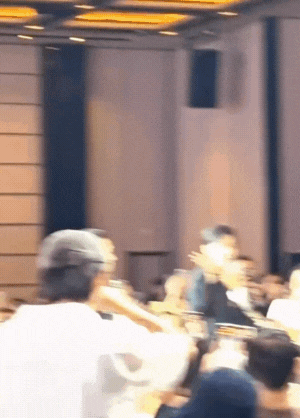 Clip: Mỹ nhân Việt đẹp đến mức khiến Lee Min Ho phải 2 lần ngắm nghía không rời tại sự kiện- Ảnh 6. Clip: Mỹ nhân Việt đẹp đến mức khiến Lee Min Ho phải 2 lần ngắm nghía không rời tại sự kiện- Ảnh 6.