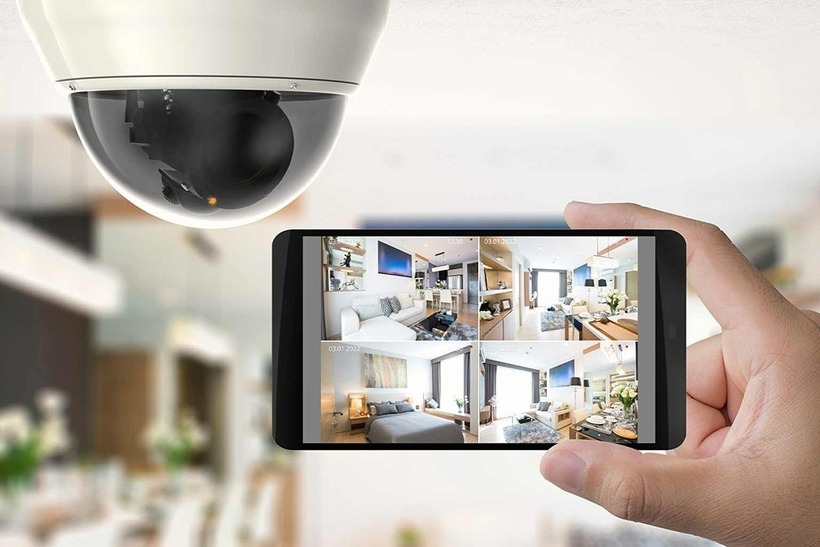 Vợ cũ bí mật theo dõi gia đình chồng qua camera an ninh ở San Diego - Ảnh 2.