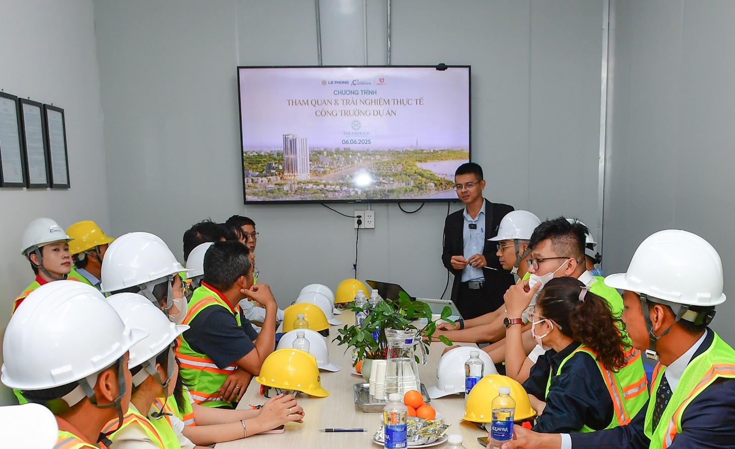 Một ngày trải nghiệm công trường The Emerald 68, cư dân đánh giá gì về chất lượng xây dựng? - Ảnh 1. Một ngày trải nghiệm công trường The Emerald 68, cư dân đánh giá gì về chất lượng xây dựng? - Ảnh 1.