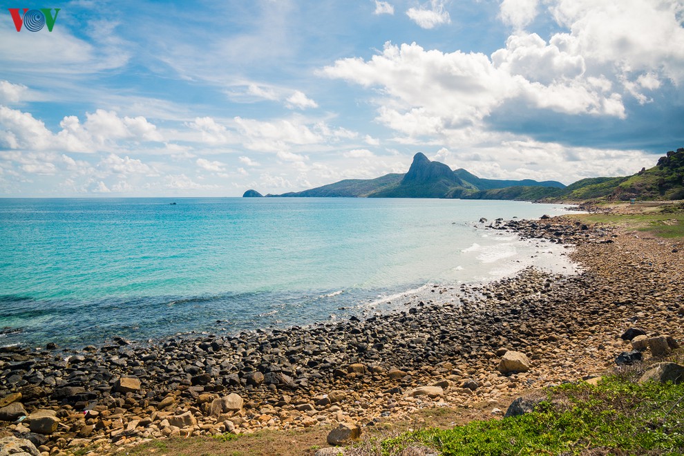 Không phải Đà Nẵng, Nha Trang hay Phú Quốc, đây mới là bãi biển được du khách nhận xét "Top 1 Việt Nam" - Ảnh 1.