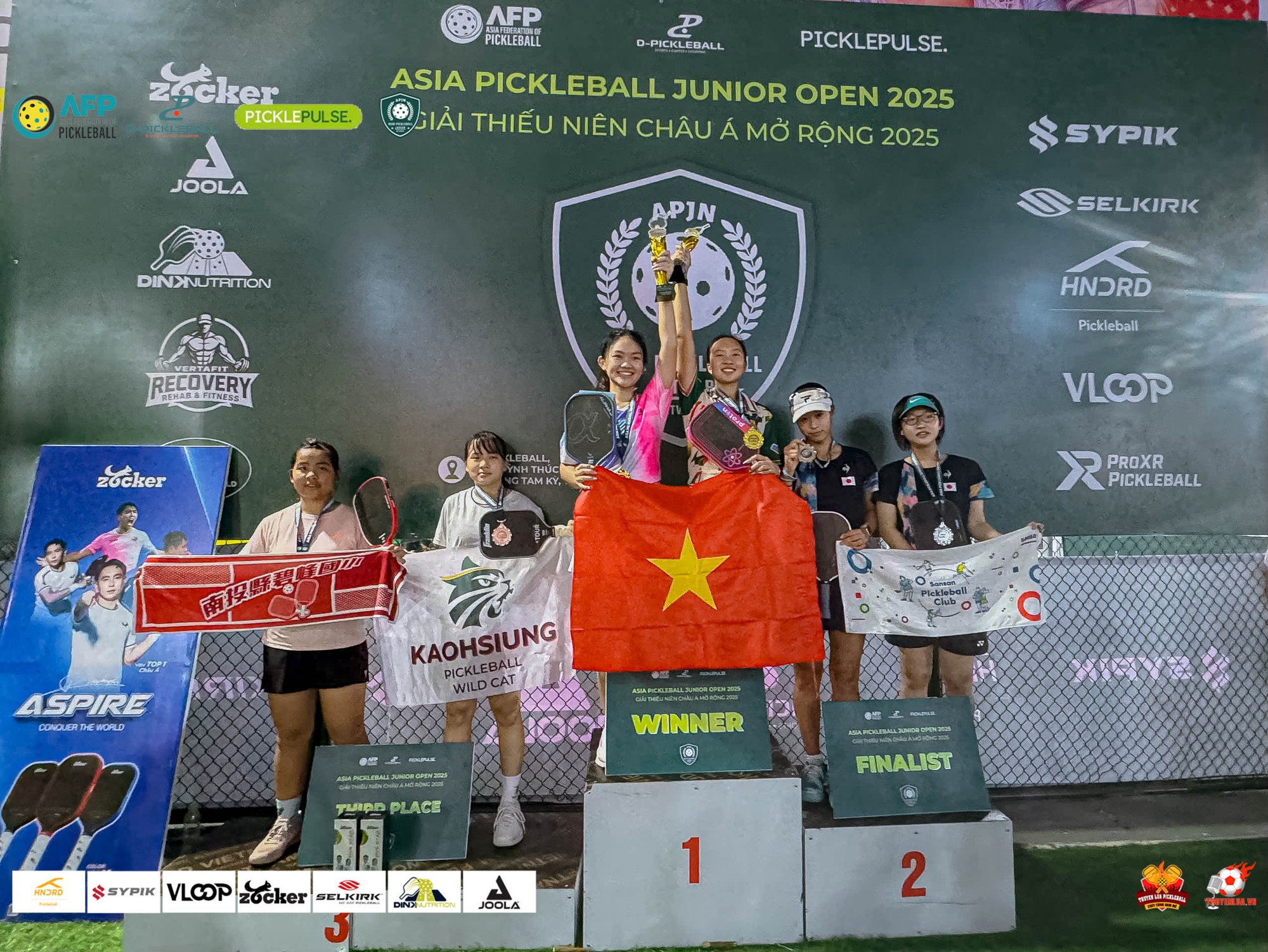 Pickleball Việt Nam "out tr&igrave;nh", đại thắng tại giải ch&acirc;u &Aacute;: L&ecirc; Xu&acirc;n Đức v&agrave; Sophia Phương Anh gi&agrave;nh c&uacute; đ&uacute;p HCV - Ảnh 3.