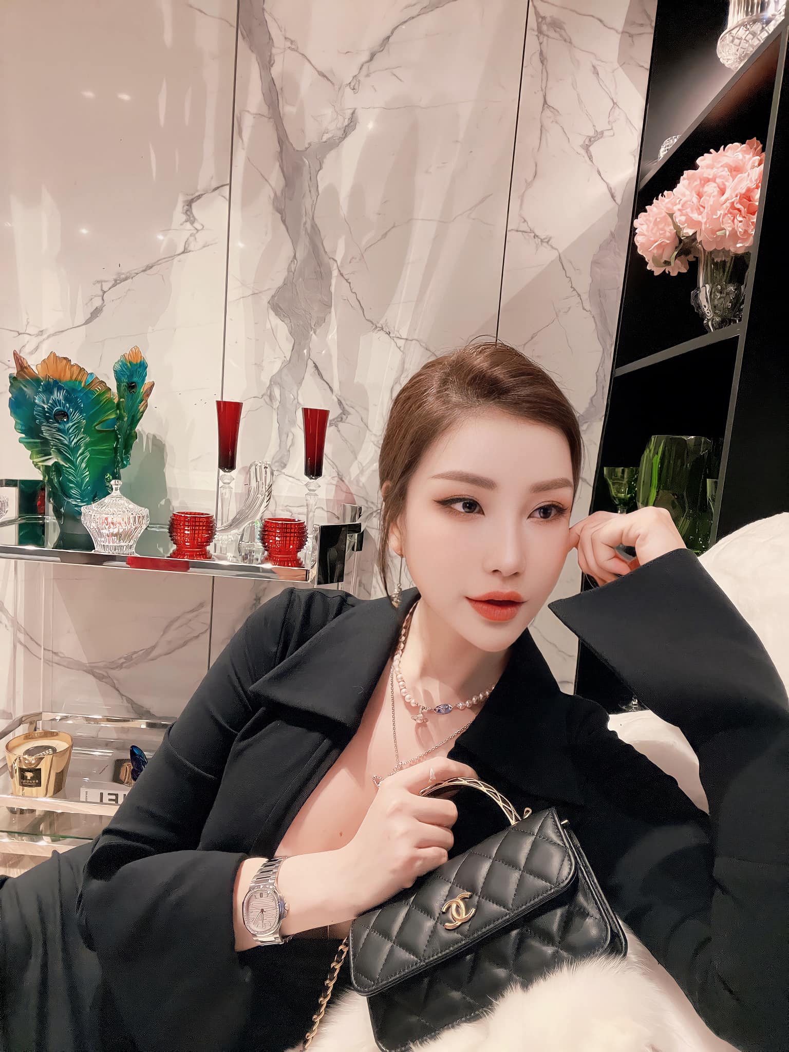 Hoa hậu Lam Cúc lộ diện sau nửa tháng đột ngột "ở ẩn" bất thường - Ảnh 4. Hoa hậu Lam Cúc lộ diện sau nửa tháng đột ngột "ở ẩn" bất thường - Ảnh 4.