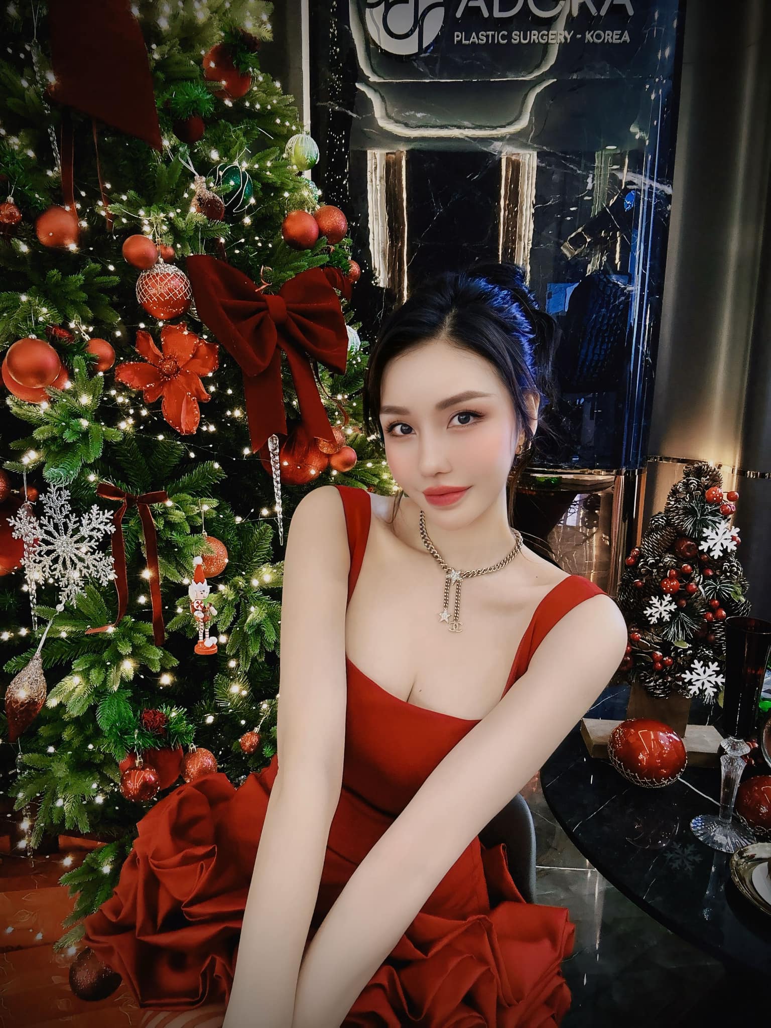 Hoa hậu Lam Cúc lộ diện sau nửa tháng đột ngột "ở ẩn" bất thường - Ảnh 6. Hoa hậu Lam Cúc lộ diện sau nửa tháng đột ngột "ở ẩn" bất thường - Ảnh 6.