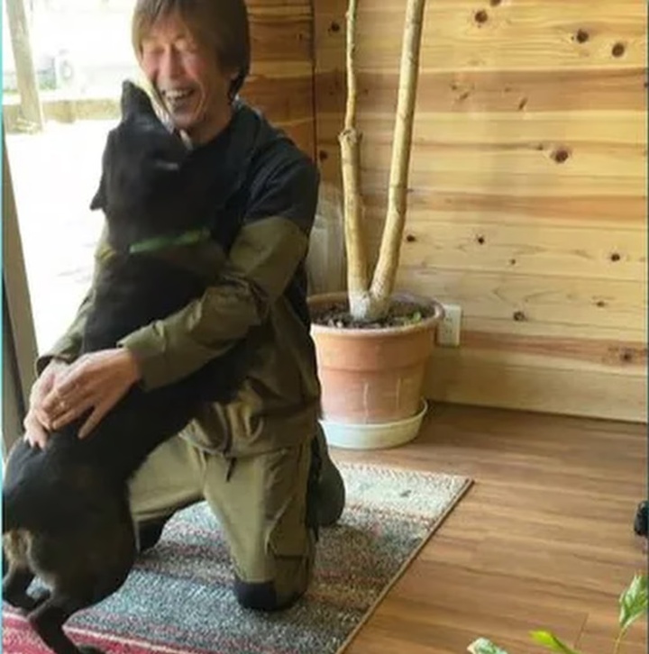 Người đàn ông bán xe Ferrari để cứu những chú chó bị ngược đãi - Ảnh 3.