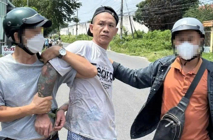 Bắt giữ kẻ trốn khỏi trại tạm giam sau 5 giờ truy tìm ở Lâm Đồng - Ảnh 1.