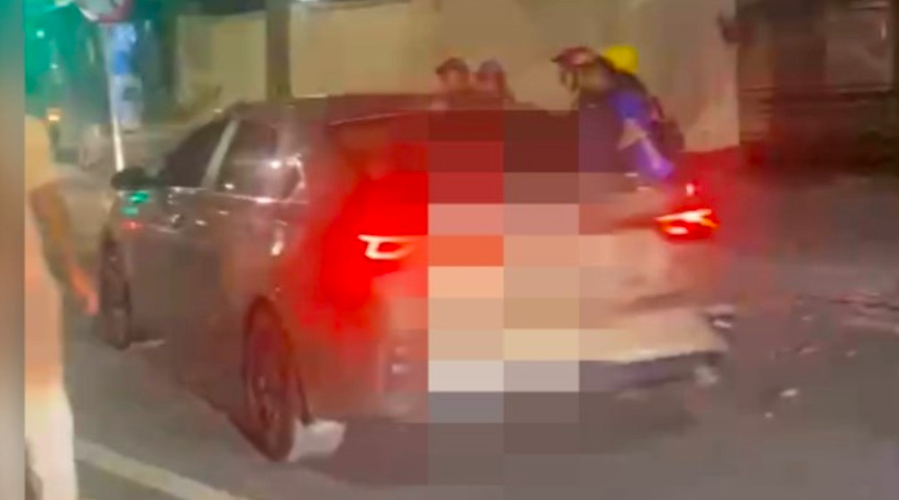 Xác minh clip ô tô va chạm với nhiều phương tiện rồi rú ga bỏ chạy- Ảnh 1.