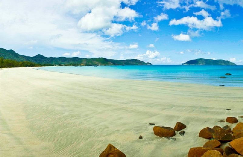 Không phải Đà Nẵng, Nha Trang hay Phú Quốc, đây mới là bãi biển được du khách nhận xét "Top 1 Việt Nam" - Ảnh 4.