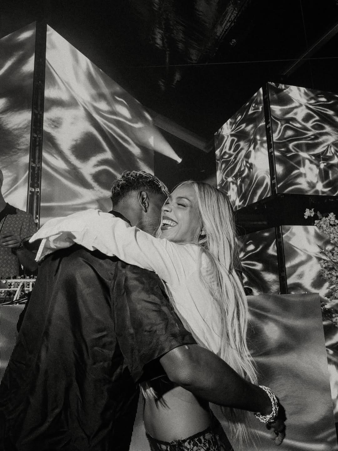 Lộ hình ảnh trong tiệc sinh nhật xa hoa của Lamine Yamal, vừa 18 tuổi đã dính lùm xùm lớn, bị chỉ trích dữ dội- Ảnh 7. Lộ hình ảnh trong tiệc sinh nhật xa hoa của Lamine Yamal, vừa 18 tuổi đã dính lùm xùm lớn, bị chỉ trích dữ dội- Ảnh 7.