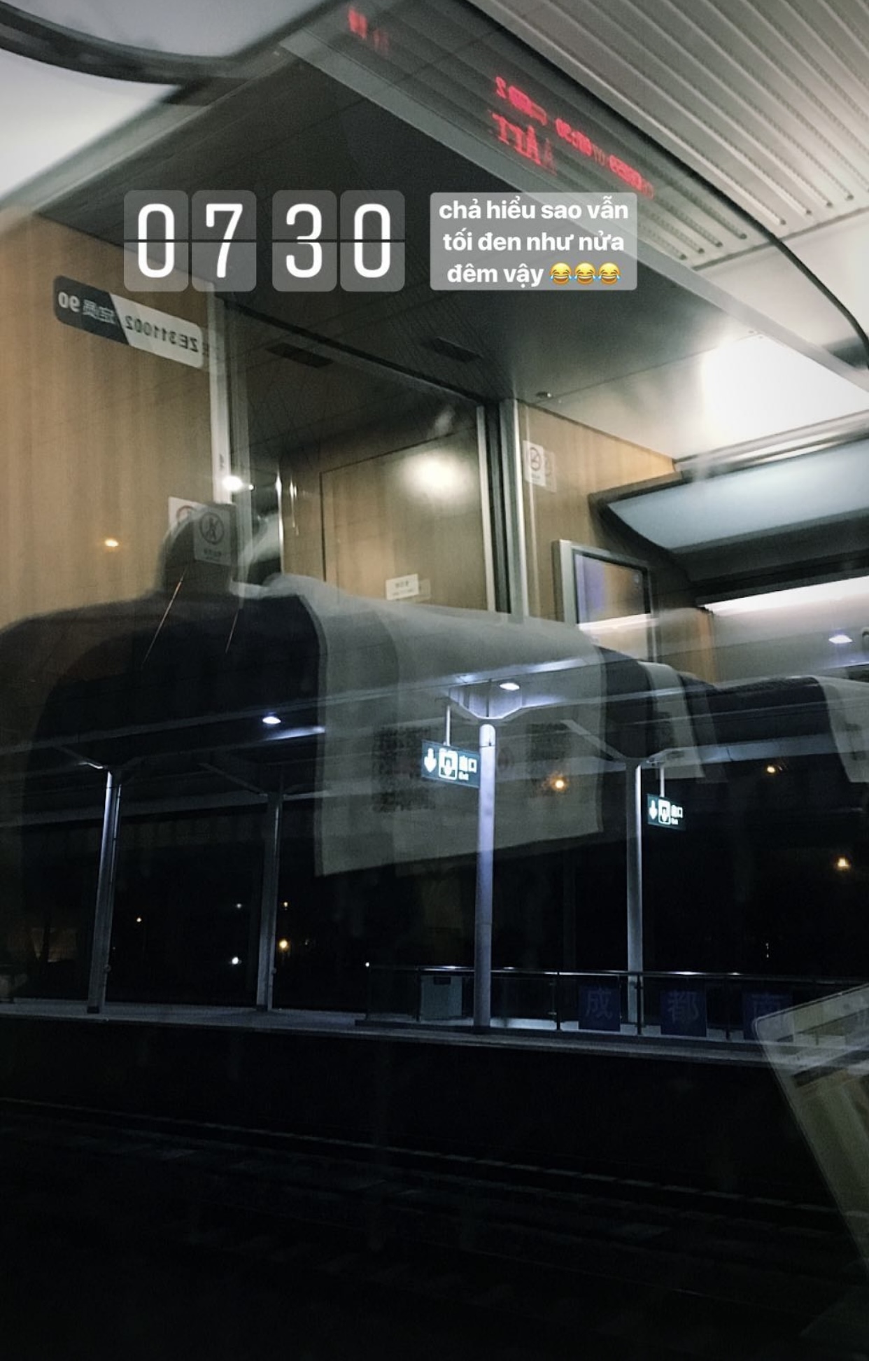 Kh&aacute;ch Việt giật m&igrave;nh trước cảnh tượng l&uacute;c 7h30 s&aacute;ng ở Trung Quốc: "T&ocirc;i tưởng như m&igrave;nh đang bước v&agrave;o phim tận thế" - Ảnh 1.