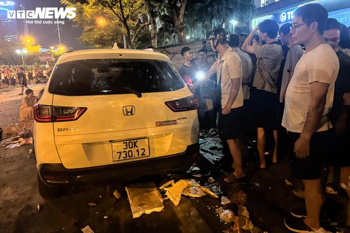 Ô tô điên gây vụ tai nạn liên hoàn tại Dương Nội , 1 người tử vong - Ảnh 5.
