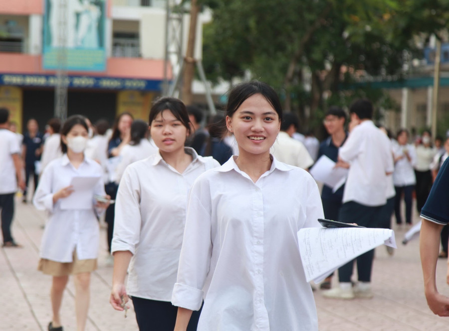 Công bố điểm thi tốt nghiệp THPT 2025 tra cứu nhanh nhất từ 8h ngày 16 / 7 - Ảnh 1. Công bố điểm thi tốt nghiệp THPT 2025 tra cứu nhanh nhất từ 8h ngày 16 / 7 - Ảnh 1.