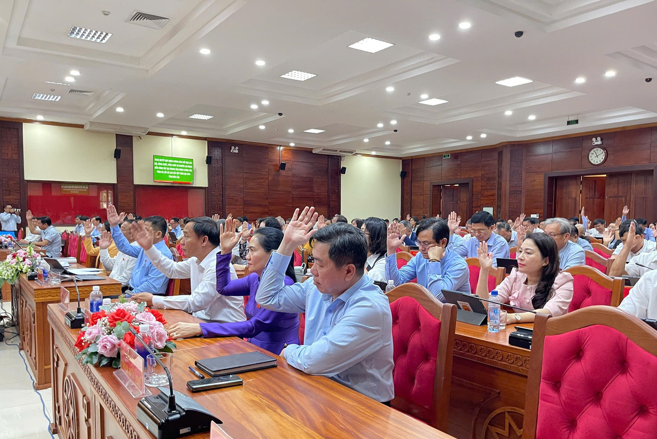 Hơn 50 tỷ đồng hỗ trợ nơi ở và đi lại cho cán bộ công tác xa ở Đắk Lắk - Ảnh 2. Hơn 50 tỷ đồng hỗ trợ nơi ở và đi lại cho cán bộ công tác xa ở Đắk Lắk - Ảnh 2.