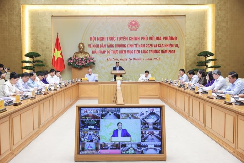 Thủ tướng chủ trì Hội nghị trực tuyến Chính phủ với địa phương về kịch bản tăng trưởng kinh tế năm 2025 và các nhiệm vụ, giải pháp để thực hiện mục tiêu tăng trưởng năm 2025. Ảnh: VGP