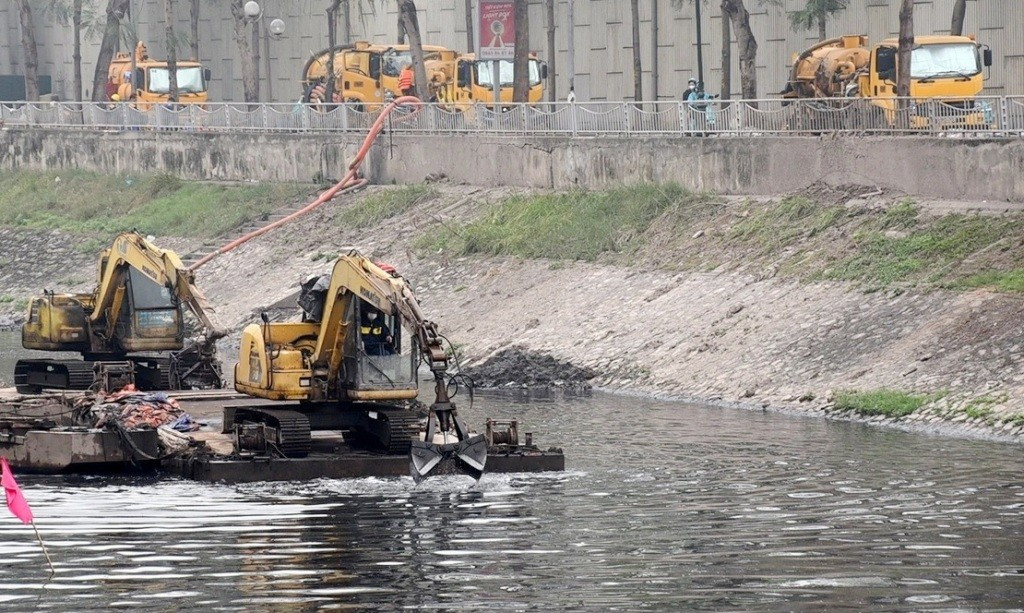 Nạo vét lòng sông Tô Lịch sẽ hoàn thành trước 15 / 8 / 2025 để lấy nước sông Hồng - Ảnh 5.