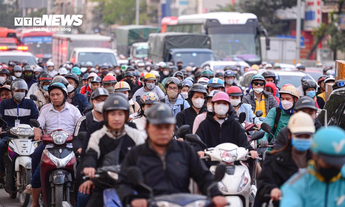 Lộ trình cấm xe máy ở Hà Nội: Hành trình 10 năm hướng tới tương lai xanh - Ảnh 1.