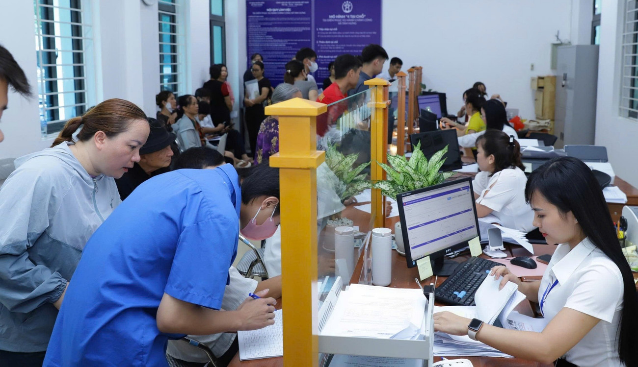 Bộ Nội vụ giải đáp chế độ cán bộ nghỉ việc sau 1 / 7 và những thắc mắc Liên quan - Ảnh 1. Bộ Nội vụ giải đáp chế độ cán bộ nghỉ việc sau 1 / 7 và những thắc mắc Liên quan - Ảnh 1.