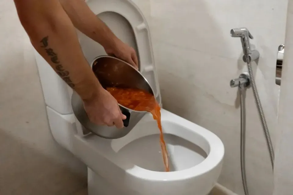 Thực phẩm trong nhà có 5 loại mùi này, tuyệt đối không được ăn!- Ảnh 1.