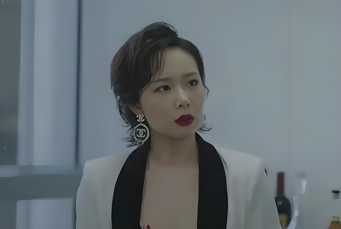 Mẹ chồng kh&ocirc;ng th&iacute;ch con d&acirc;u giỏi giang n&ecirc;n d&ugrave; kiếm được rất nhiều tiền nhưng t&ocirc;i phải giấu kĩ, sợ nh&agrave; chồng biết- Ảnh 1.