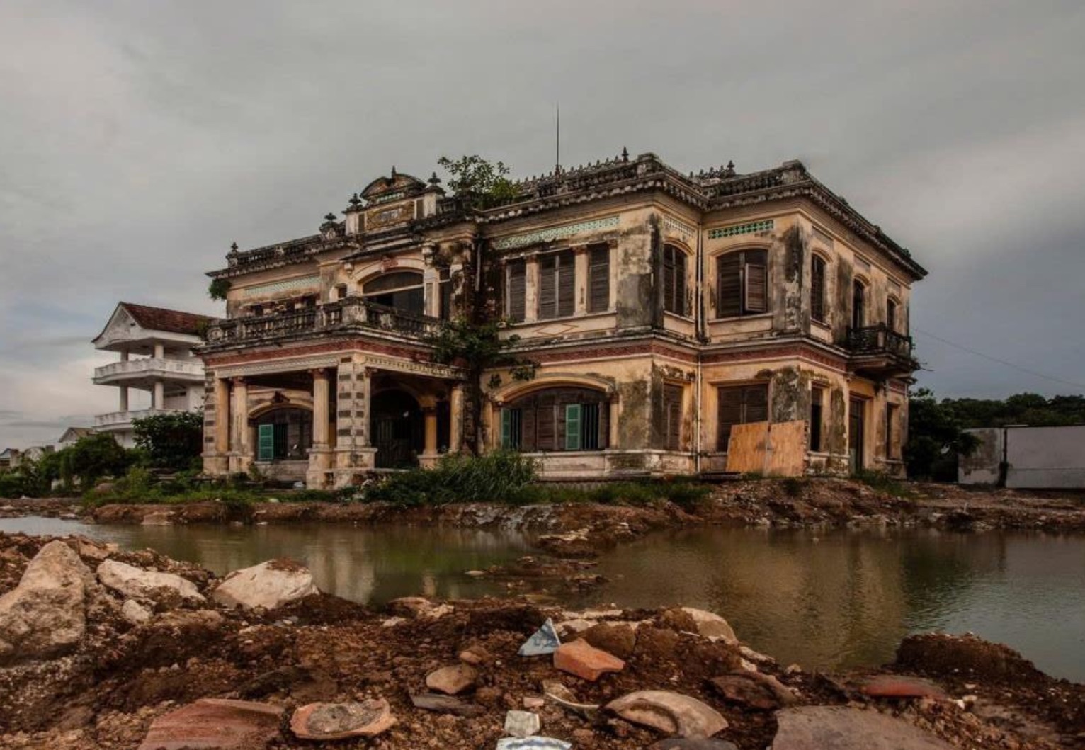 Phê duyệt điều chỉnh quy hoạch để bảo tồn biệt thự cổ Võ Hà Thanh ven sông Đồng Nai - Ảnh 1. Phê duyệt điều chỉnh quy hoạch để bảo tồn biệt thự cổ Võ Hà Thanh ven sông Đồng Nai - Ảnh 1.