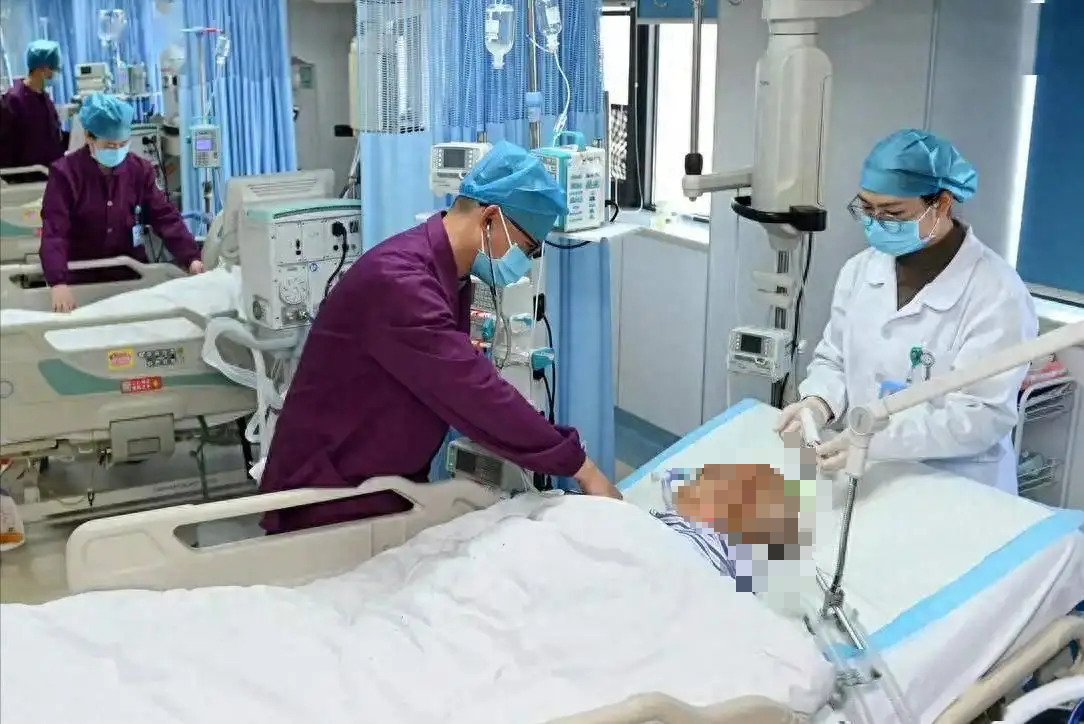 Một phụ nữ đột ngột qua đời giữa đêm vì nhồi máu não, bác sĩ thở dài: Mê 4 món này mạch máu không tắc mới lạ! - Ảnh 1.