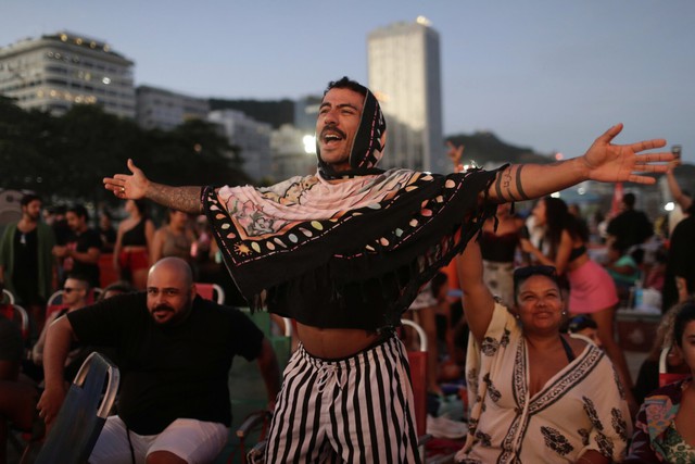 Vạch trần con số 2,5 triệu khiến Lady Gaga bị chỉ trích “phông bạt”- Ảnh 6.