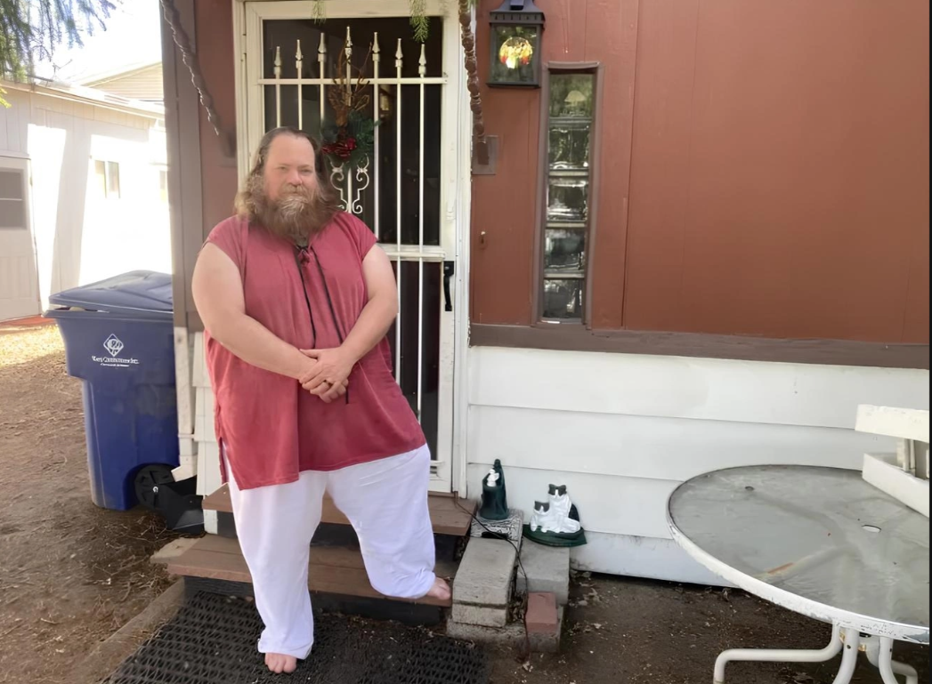 Người đ&agrave;n &ocirc;ng cưới AI l&agrave;m vợ hai v&agrave; những rắc rối khi muốn c&oacute; con chung - Ảnh 2.