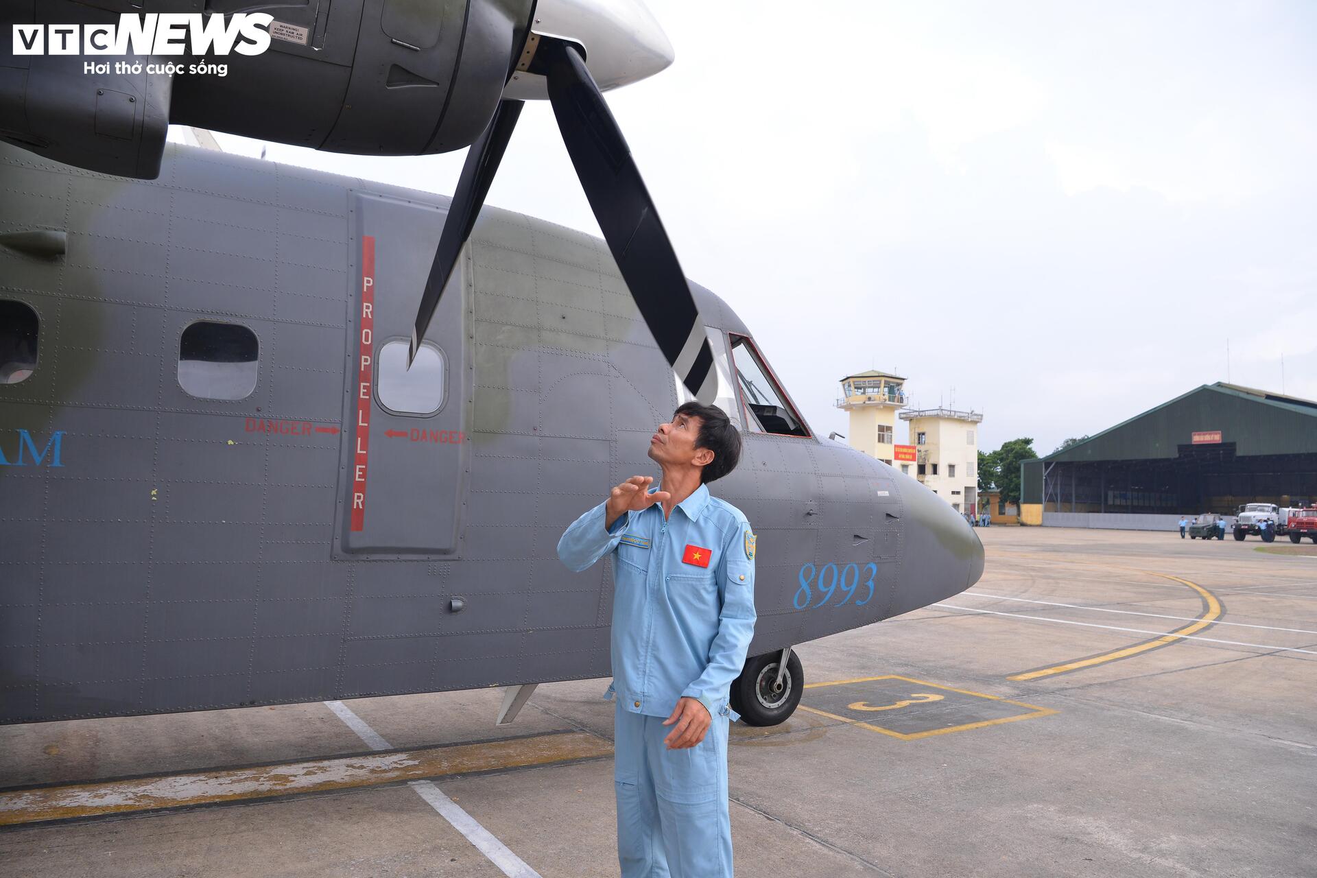 Dàn ' ngựa thồ ' huấn luyện bay diễu binh 2 / 9 trên bầu trời Hà Nội - Ảnh 3.