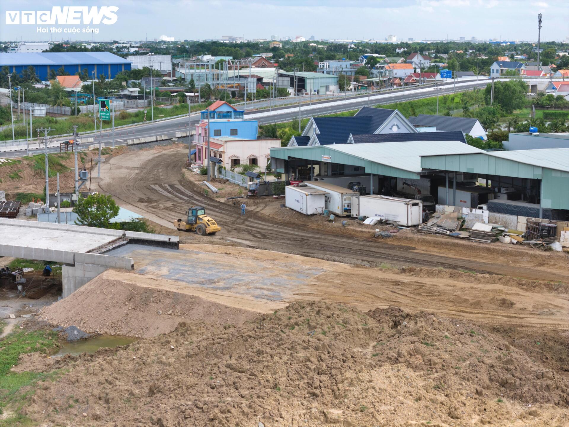 Cận cảnh n&uacute;t giao Mỹ Y&ecirc;n kết nối 3 cao tốc ngh&igrave;n tỷ trước th&ocirc;ng xe kỹ thuật - Ảnh 4.