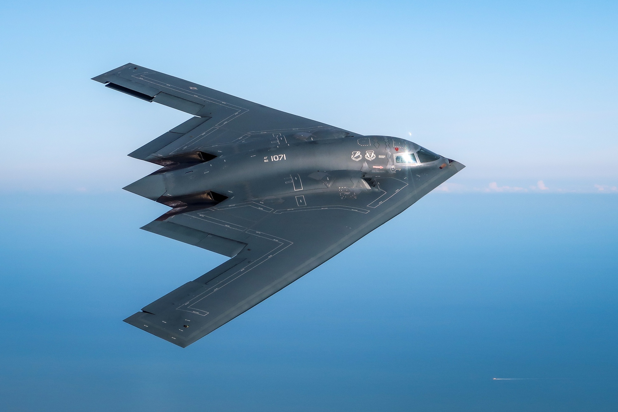'Bóng ma' B-2 Spirit: Cú lật bài ngoạn mục của công nghệ tàng hình Mỹ- Ảnh 1.