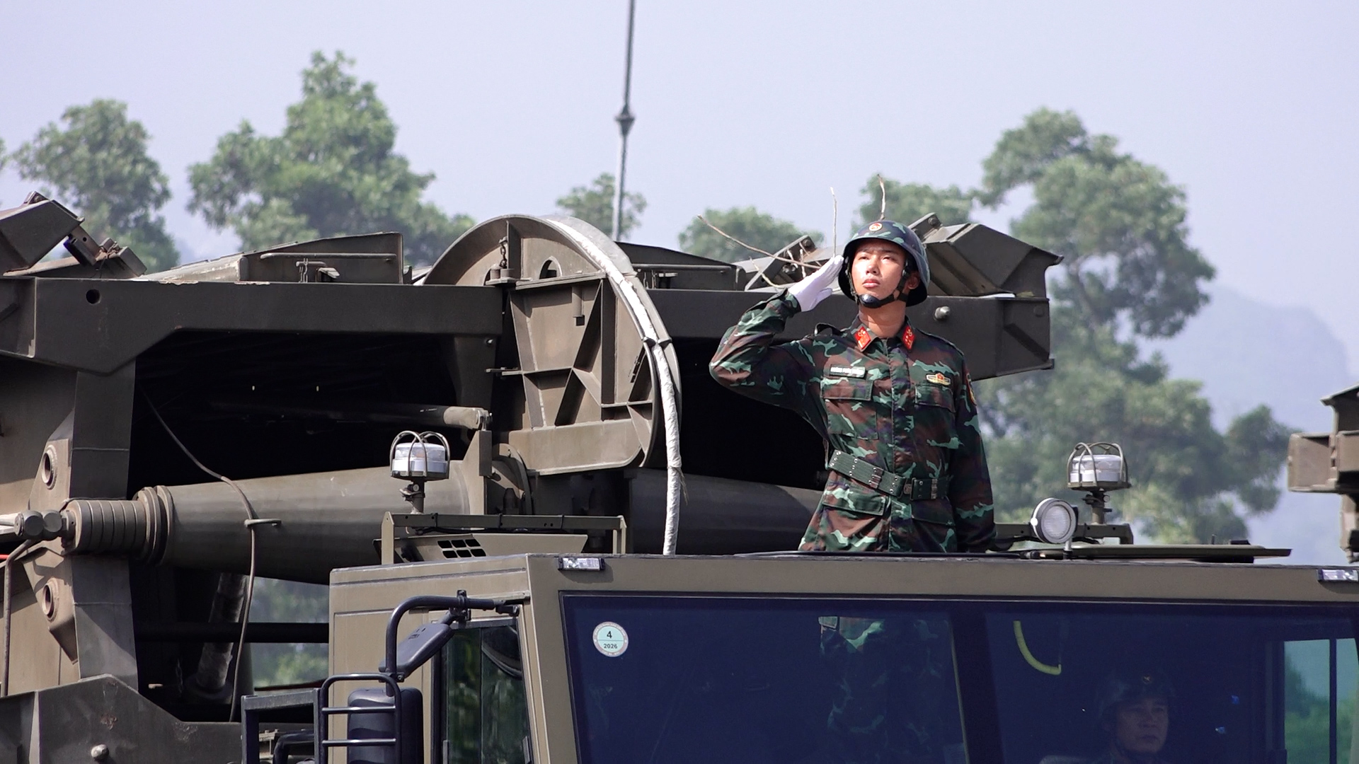 Hàng trăm xe tăng, xe bọc thép, tên lửa, UAV lần đầu xuất hiện ở Hà Nội chuẩn bị cho ngày 2/9 - Ảnh 5.