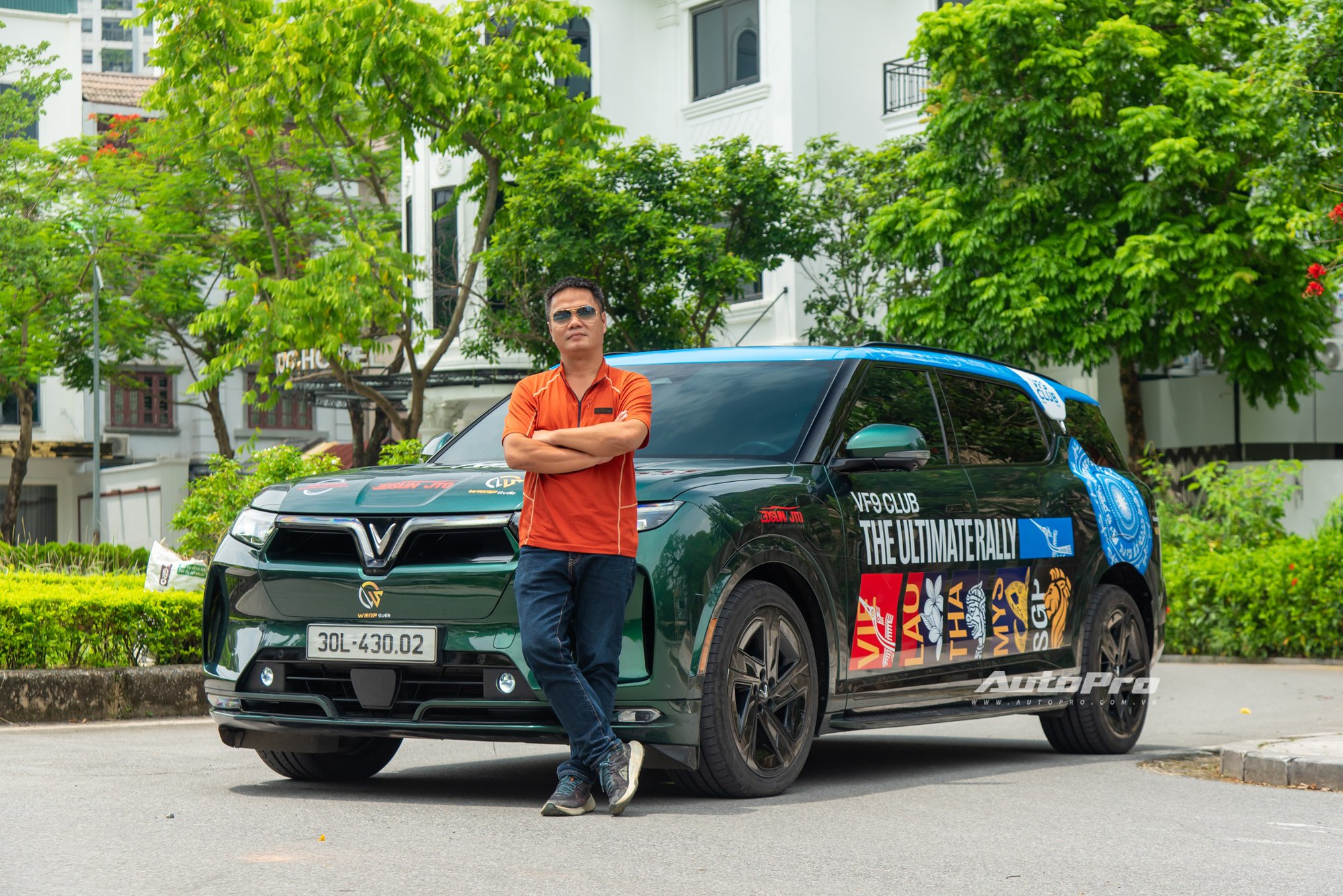 Lái VinFast VF 9 ‘gánh team’ leo núi Tây Bắc sạt lở, chủ xe chia sẻ: ‘Cố phá mãi xe chưa hỏng, dùng xong bỏ xó xe sang ở nhà’ - Ảnh 1.