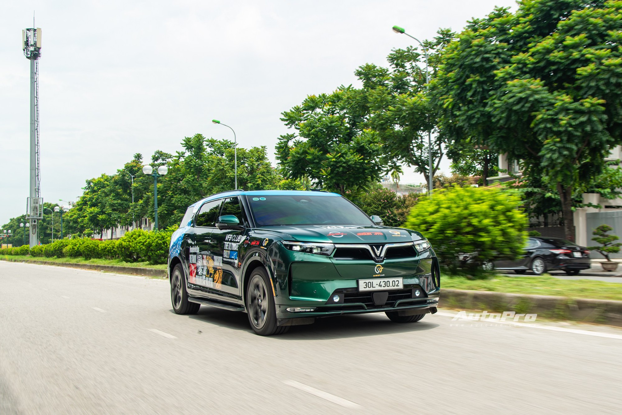 Lái VinFast VF 9 ‘gánh team’ leo núi Tây Bắc sạt lở, chủ xe chia sẻ: ‘Cố phá mãi xe chưa hỏng, dùng xong bỏ xó xe sang ở nhà’ - Ảnh 6.