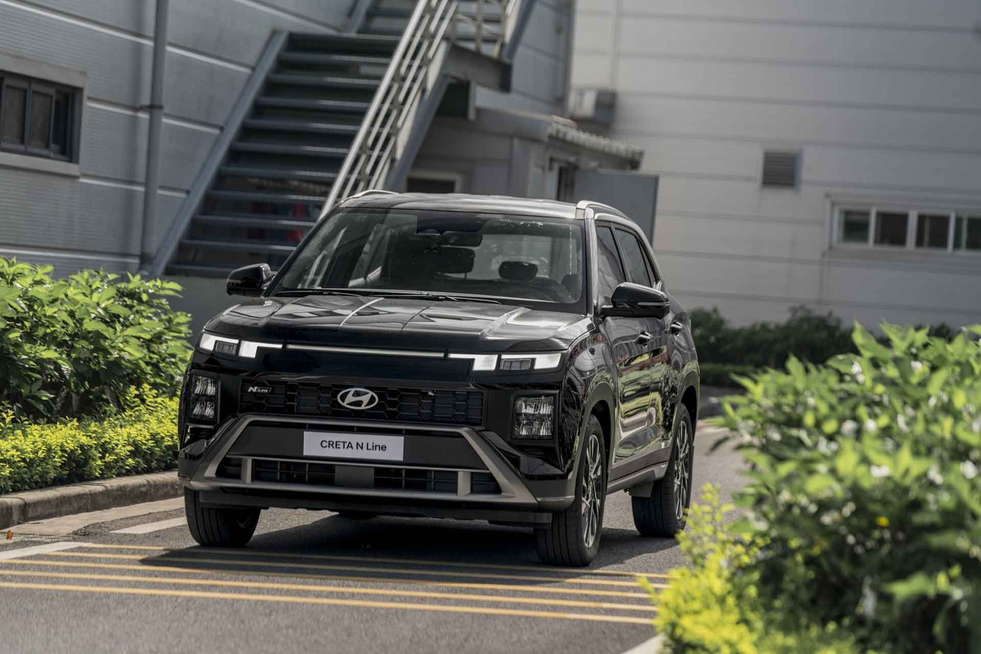 Xe gầm cao ăn xăng 6L/100km vừa được 'thay áo' của Hyundai: Có 20 trang bị an toàn, 2 tính năng hiếm thấy - Ảnh 1.