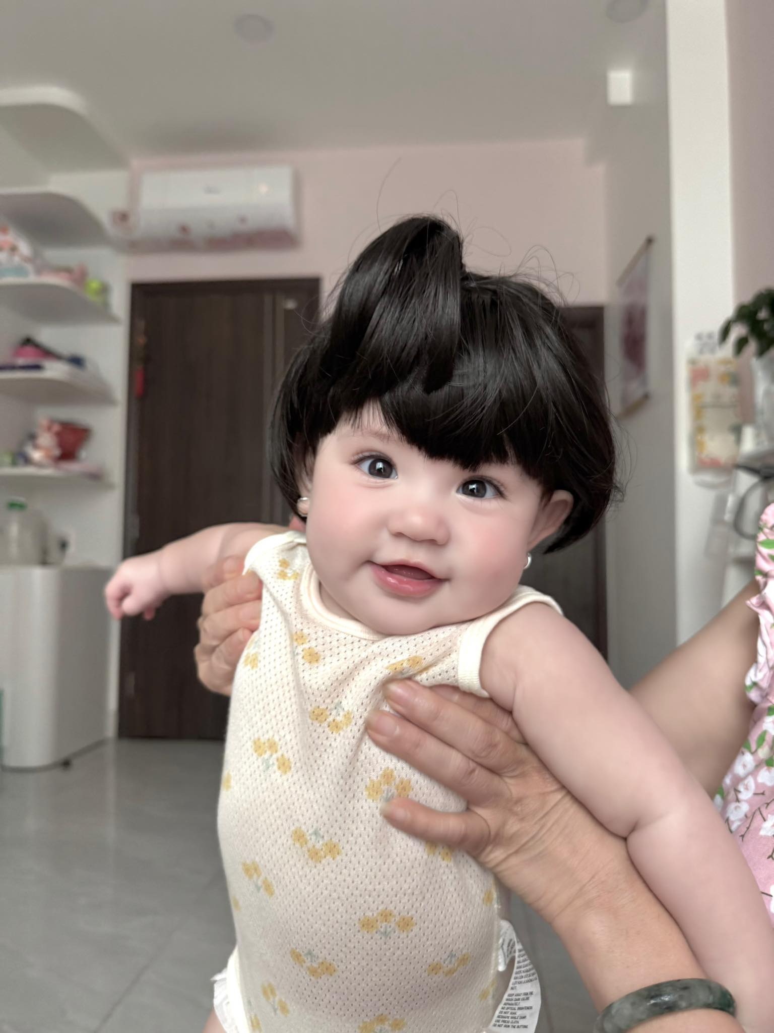 Con gái của Tiktoker Long Chun gây sốt vì quá xinh ngoan yêu, nhìn cứ như em bé lai!- Ảnh 5.