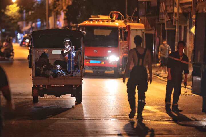 Tai nạn giao thông Hà Nội nghiêm trọng , 1 người tử vong và nhiều nạn nhân bị thương - Ảnh 2.