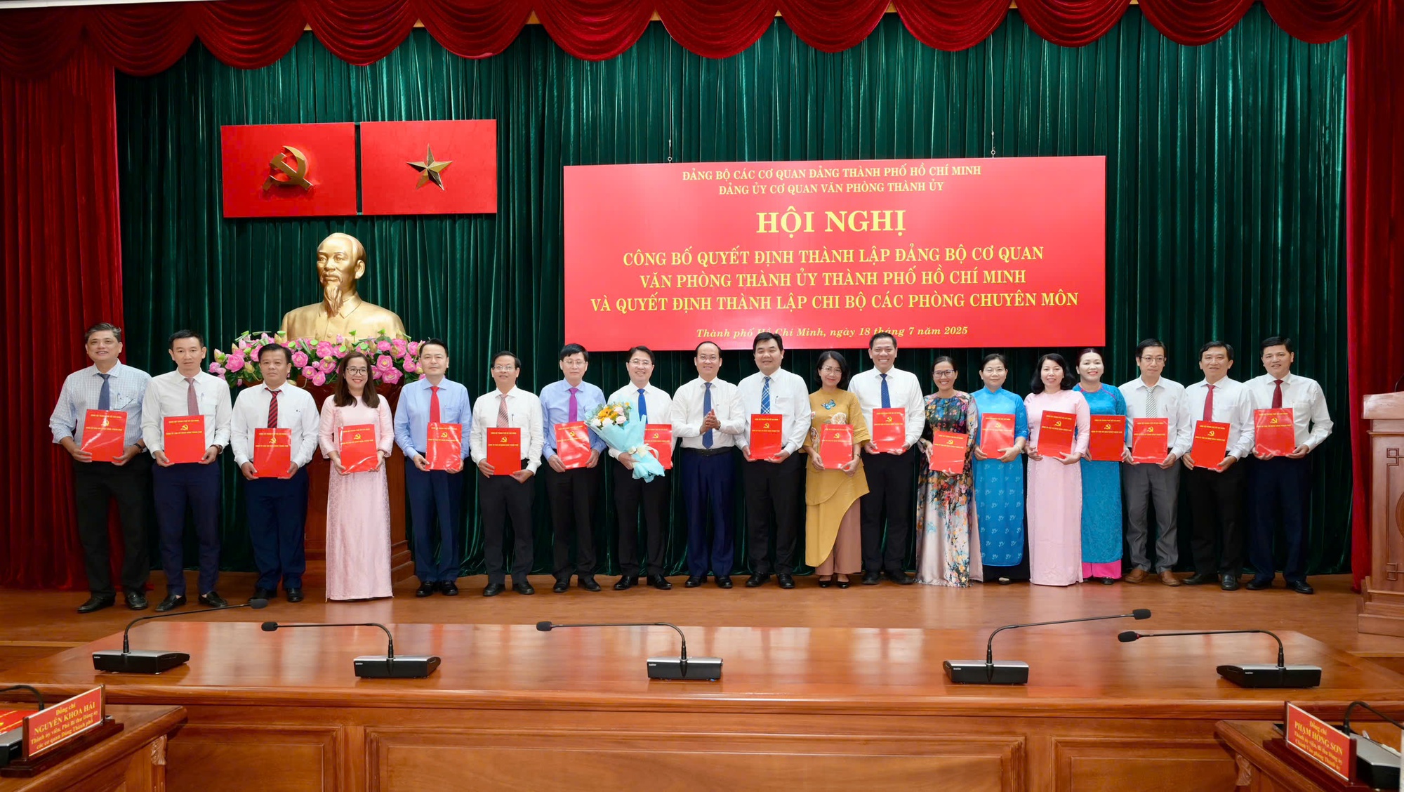 Ông Phạm Hồng Sơn giữ chức Bí thư Đảng ủy Cơ quan Văn phòng Thành ủy TP HCM- Ảnh 1.
