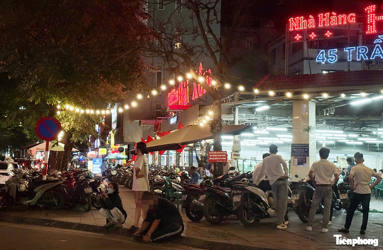 CSGT Hà Nội hóa trang xử lý tài xế vi phạm nồng độ cồn sau khi nhậu - Ảnh 2.