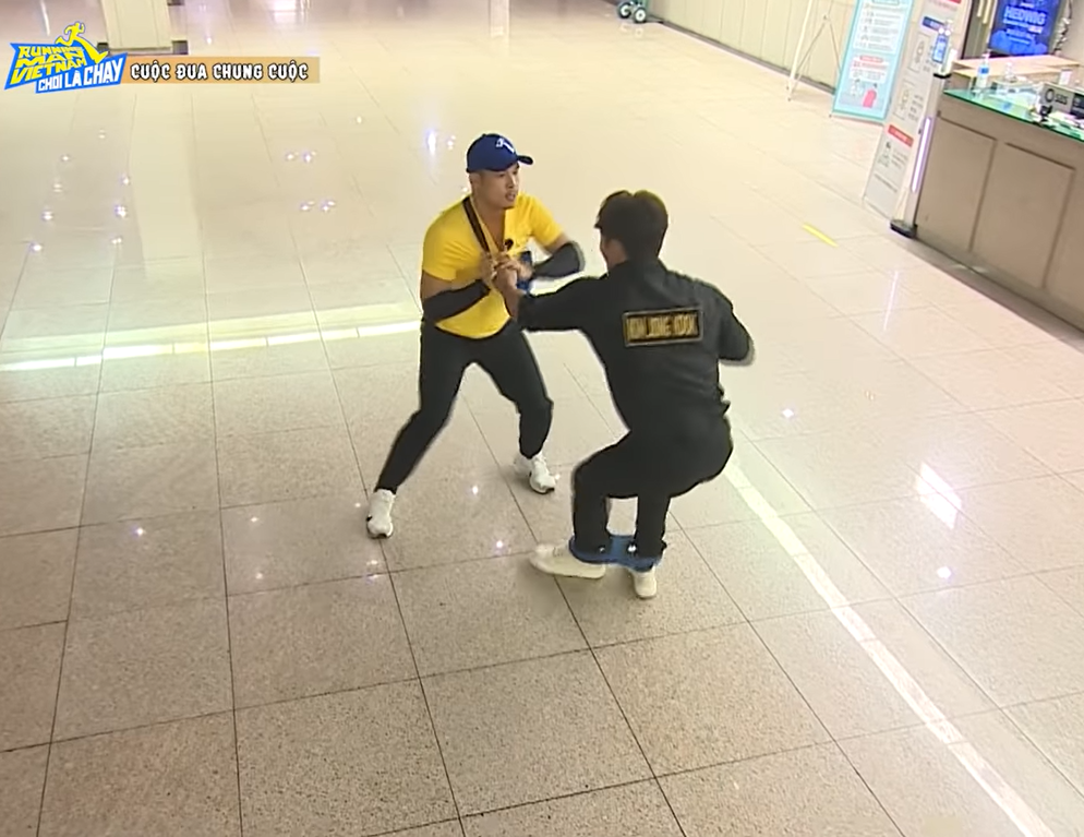 Sao nam bị gạch tên khỏi Running Man mùa 3: Là "ông hoàng thất bại", từng vướng ồn ào "đá xéo" Trấn Thành!- Ảnh 5. Sao nam bị gạch tên khỏi Running Man mùa 3: Là "ông hoàng thất bại", từng vướng ồn ào "đá xéo" Trấn Thành!- Ảnh 5.