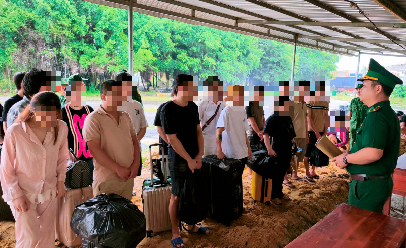 Sự thật “việc nhẹ lương cao” tại Campuchia qua lời khai của 45 công dân bị trục xuất- Ảnh 1.