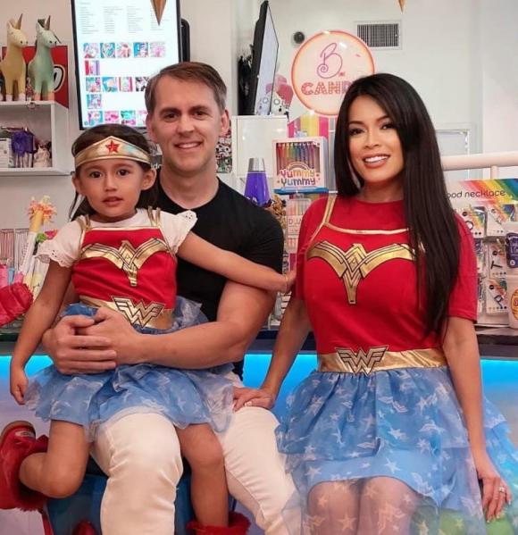 Chuyện tình của nữ ca sĩ Việt lấy được tỷ phú nhờ app hẹn hò - Ảnh 2.