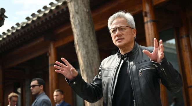 CEO Nvidia khuyên sinh viên chọn ngành khoa học tự nhiên thay vì phần mềm đơn thuần - Ảnh 2.
