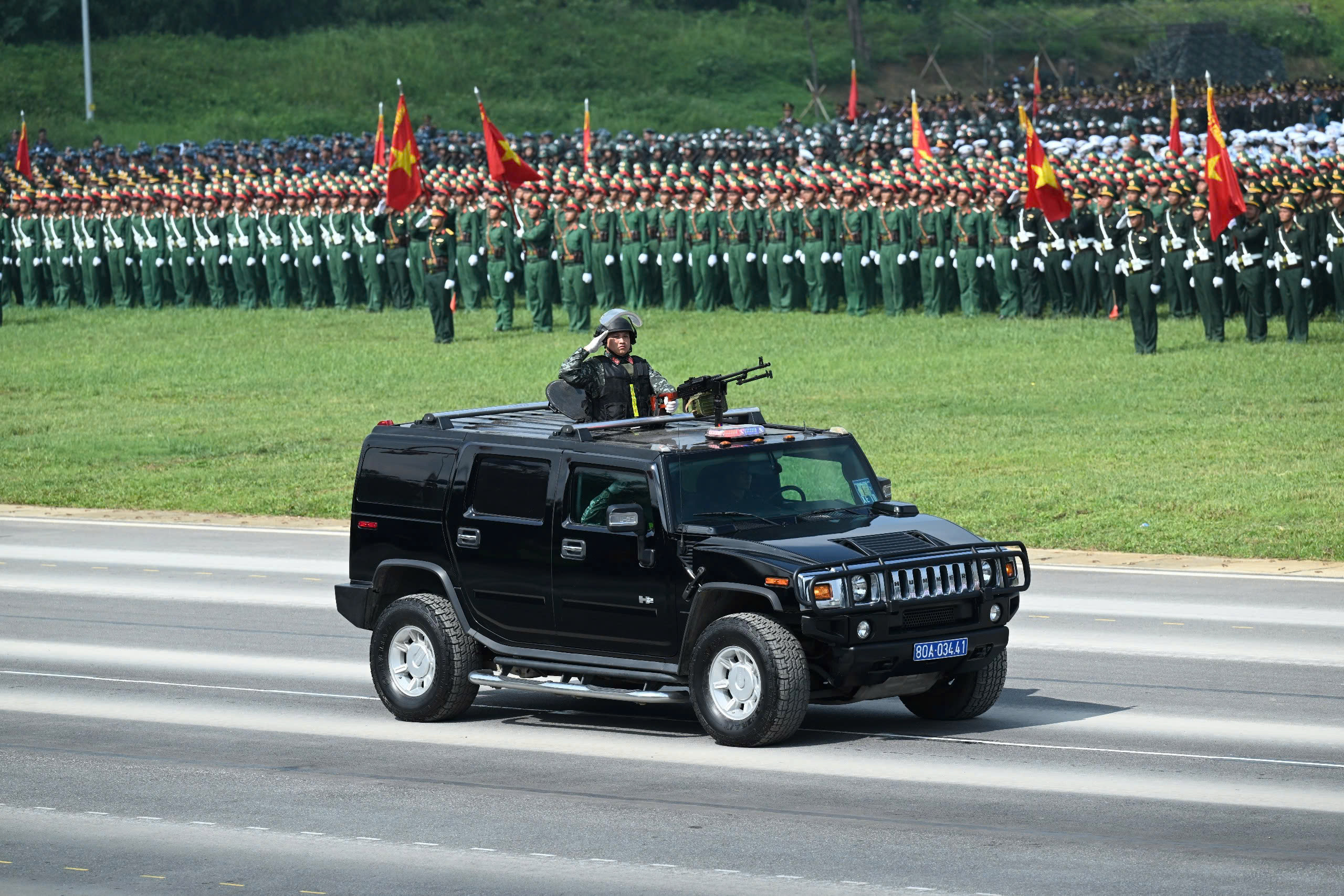 Dàn vũ khí, khí tài lần đầu hợp luyện chuẩn bị cho 2/9: Tổ hợp tên lửa phòng không, xe UAV cảm tử, xe tăng - Ảnh 17.
