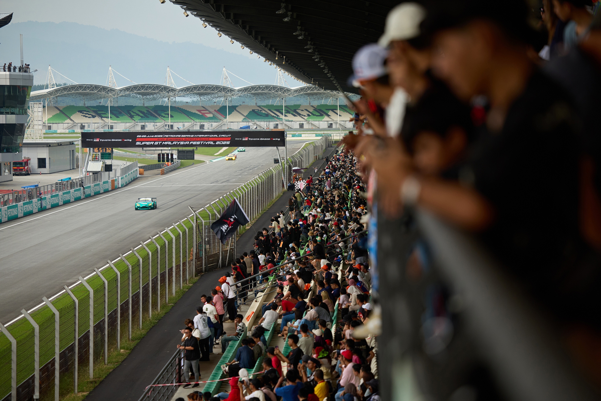 Lần đầu đặt chân đến SUPER GT tại Sepang: Mãn nhãn với dàn xe nét căng và những pha drift đầy mê hoặc! - Ảnh 13.