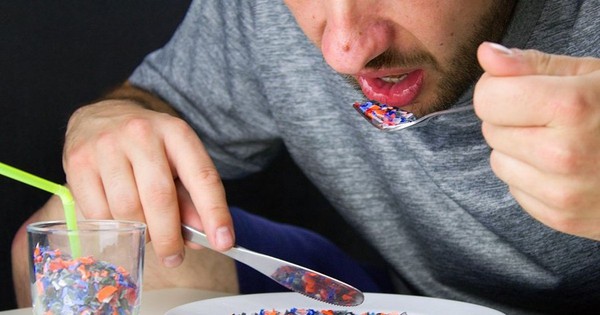 1 vật dụng quen thuộc trong nhà có thể thải ra hàng trăm hạt vi nhựa: 4 điều cần làm để giảm nguy cơ - Ảnh 2.