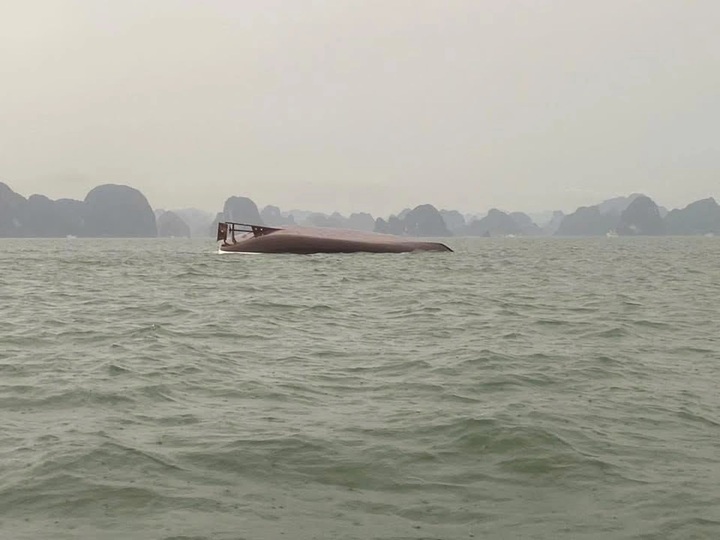 Hình ảnh vụ lật tàu vịnh Hạ Long: Cập nhật mới nhất về công tác cứu nạn - Ảnh 10.