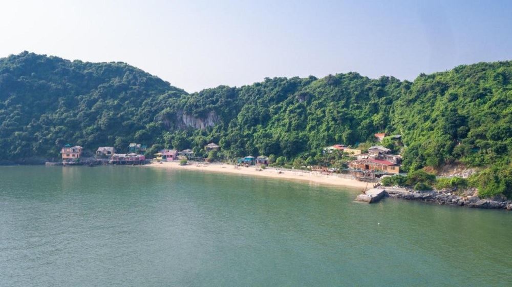 Phát hiện hòn đảo nhìn thẳng ra đảo Cát Bà, rộng chưa tới 1km2, du khách nhận xét: "Lần đầu nghe tên" - Ảnh 2.