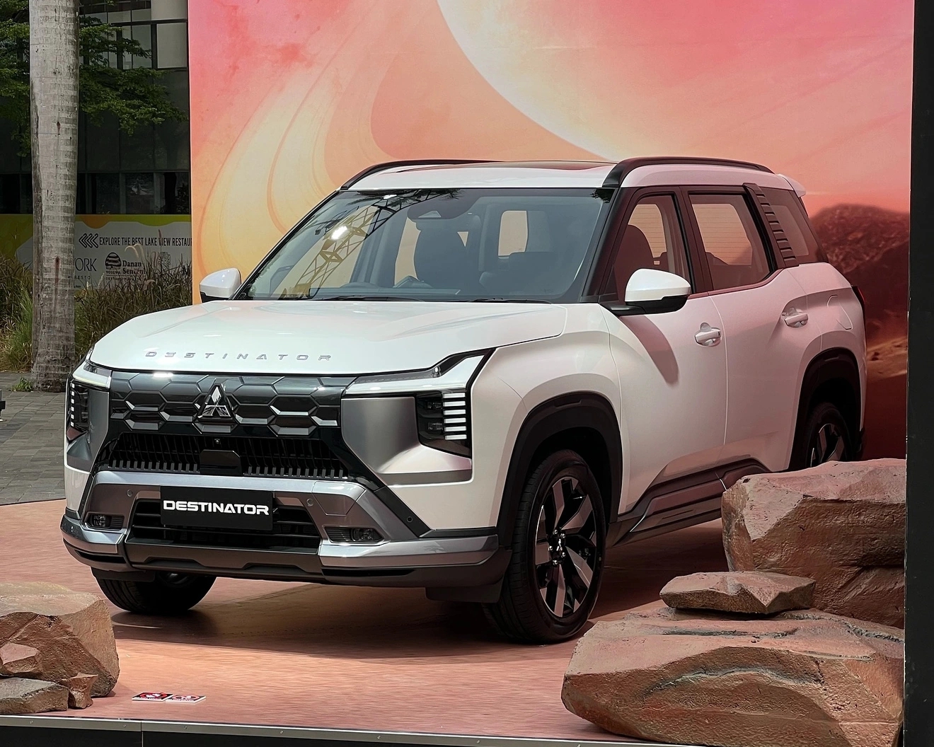 Đây là sự khác biệt giữa 3 bản Mitsubishi Destinator mà khách Việt có thể tham khảo trước khi chốt cọc - Ảnh 4.