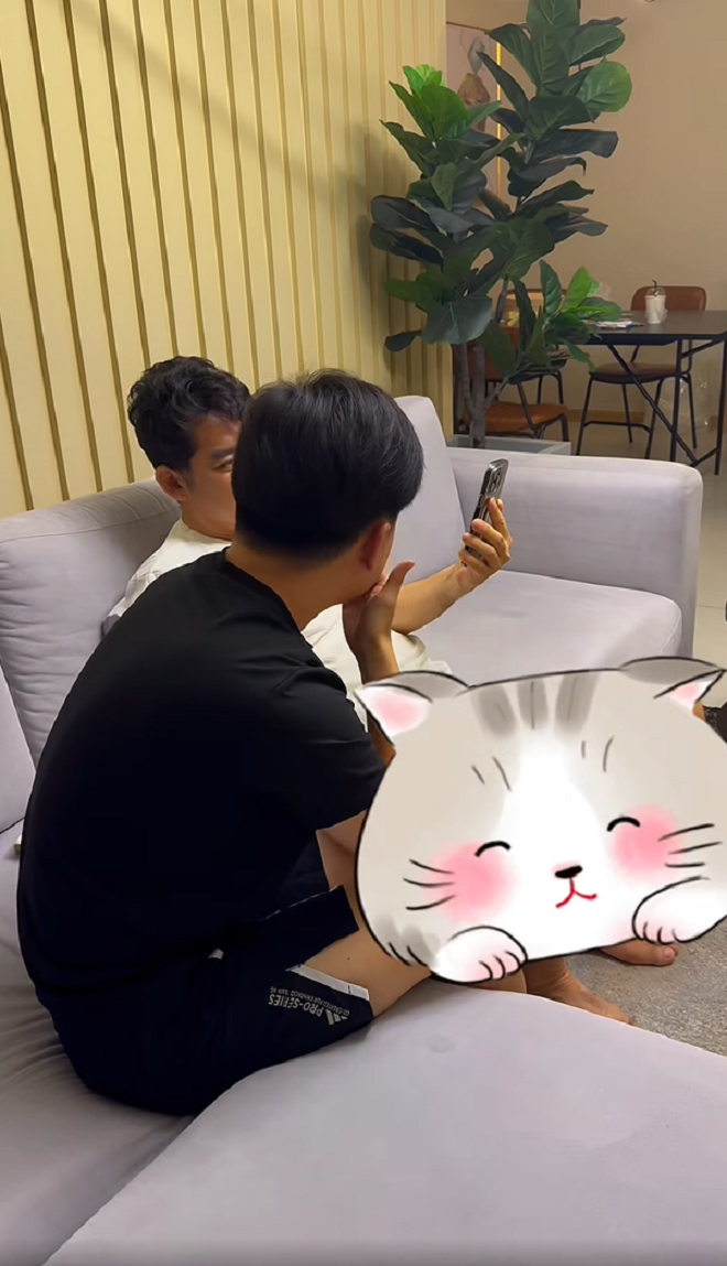 Huỳnh Anh Tuấn sau đột quỵ: Đã tự vệ sinh cá nhân, quản lý nam diễn viên xin mọi người một điều - Ảnh 3.