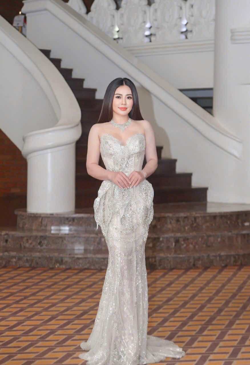 Quang Tèo và dàn nghệ sĩ, hoa á hậu quý bà đến chúc mừng Phan Kim Oanh- Ảnh 4.
